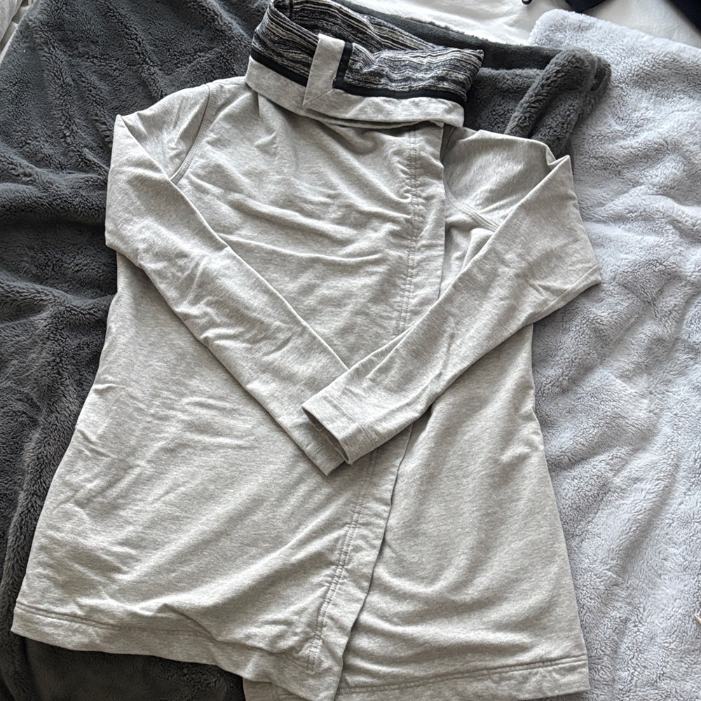 EUC Women’s Lululemon Athletica Savasana Jacket Size 8